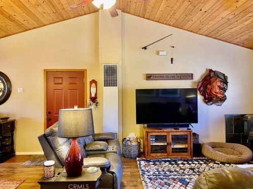 2135 State Ln, Big Bear City CA  92314-9698 exterior