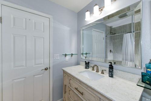 738 Jasmine Cir, Santa Rosa CA 95407-6780 exterior