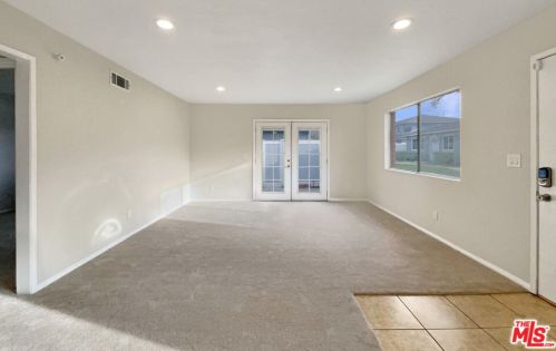 28091 Robin Ave, Santa Clarita CA  91350-2049 exterior