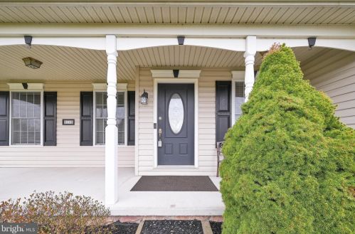 165 Tyoaka Dr, Littlestown, PA 17340-9232