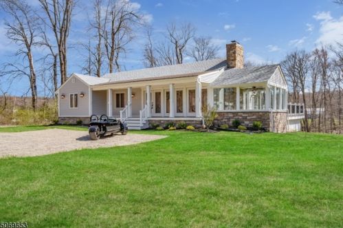 52 Reinman Rd, Warren NJ  07059-5102 exterior