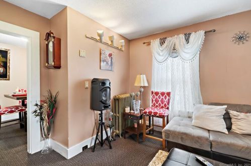 242 Clifton St, Wallingford CT  06492-4001 exterior