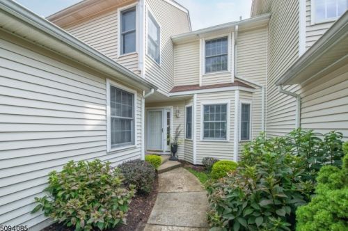 11 Linda Ct, Lincoln Park, NJ 07035-2221