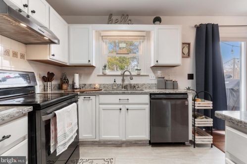 7007 Cedar Crest Dr, Fredericksburg VA  22407-8545 exterior