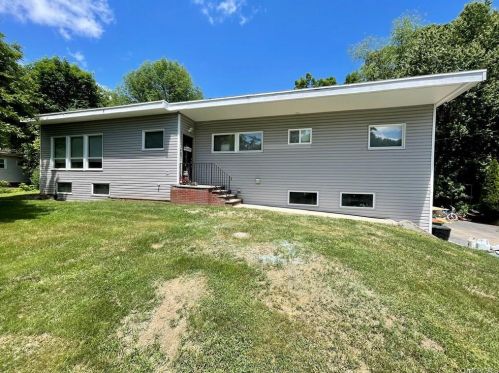 20 Idlewild Dr, Poughkeepsie, NY 12601-6600