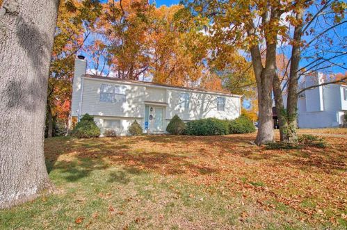 78 Quarry Hill Rd, Waterbury, CT 06706-2836