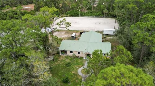 561 20th Ave, Naples FL  34120-3372 exterior