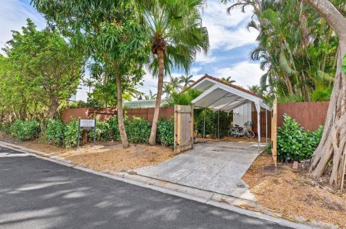 206 Seabreeze Ave, Delray Beach FL  33483-7022 exterior