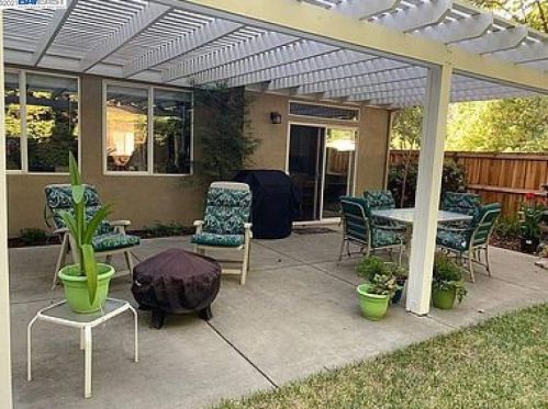 6521 Young Oak Ct, Citrus Heights CA  95662-6007 exterior