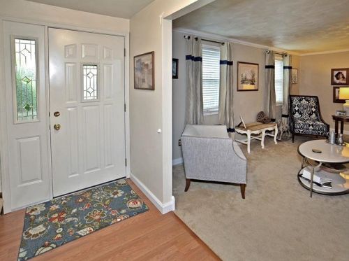 1021 Mcallister Dr, New Kensington, PA 15068-9215