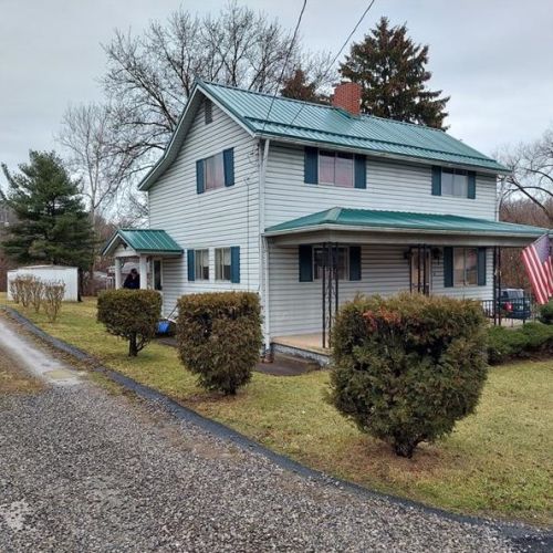 202 Clair St, South Connellsville, PA 15425-3832