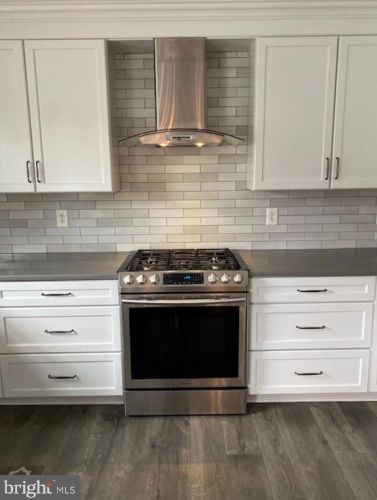 55 Kings Ct, Swedesboro NJ  08085-5033 exterior