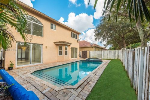 13358 32nd St, Hollywood FL  33027-3908 exterior