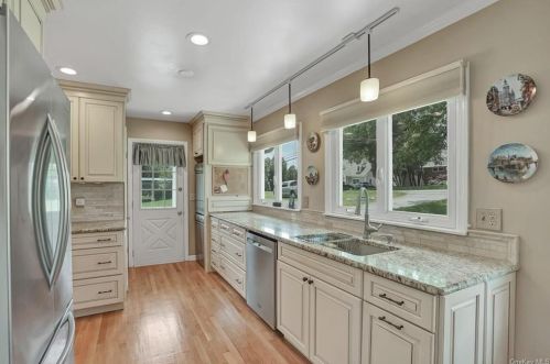 257 Osborne Hill Rd, Fishkill NY  12524-2510 exterior