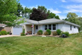 1130 Bender Rd, Milwaukee WI  53217-4175 exterior