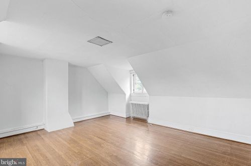 1013 Talcon Dr, Wilmington DE  19804-1242 exterior