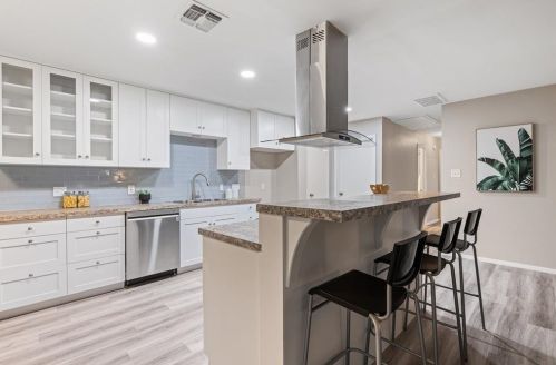 1409 Braker Ln, Austin TX  78758-3701 exterior