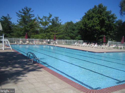 207 Salem Ct, Princeton NJ  08540-7038 exterior