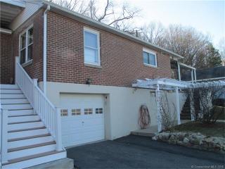496 Walnut St, Waterbury, CT 06704-2733