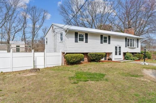 970 Cedar Swamp Rd, Warwick, RI 02889-8202