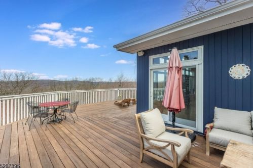 163 Hillcrest Dr, Parsippany NJ  07834-1413 exterior