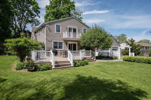 20 Cedar Rd, Elwood NY  11731-4636 exterior