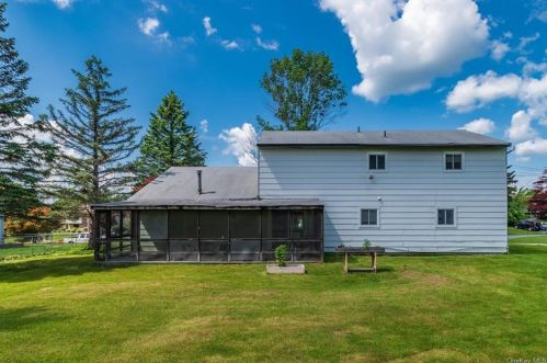 40 Scott Dr, Middletown NY  10941-1133 exterior