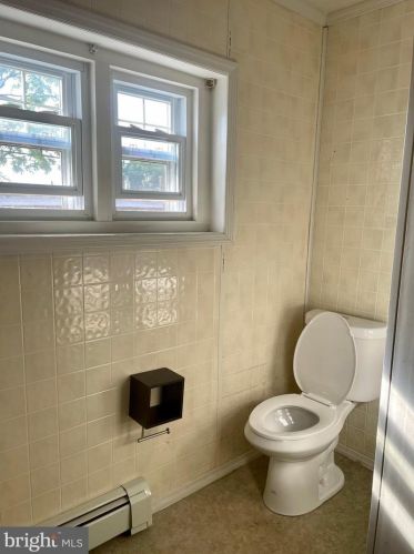 307 Delamore Pl, Wilmington DE  19805-3522 exterior