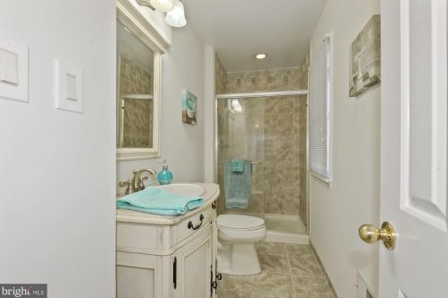 1311 Cold Harbor Ct, Herndon VA 20170-2018 exterior