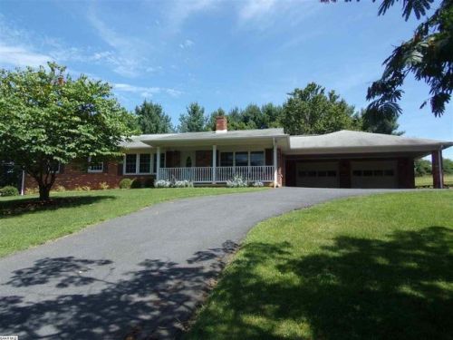 672 Ladd Rd, Fishersville, VA 22939-2608
