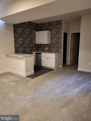 404 Madison Manor Ct, Herndon VA  20170-4540 exterior