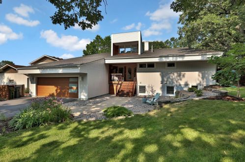 565 127th Ln, Minneapolis, MN 55448-1513