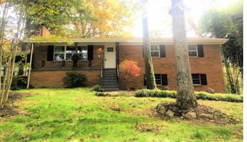 8109 Cliff Dr, Knoxville, TN 37909-1606