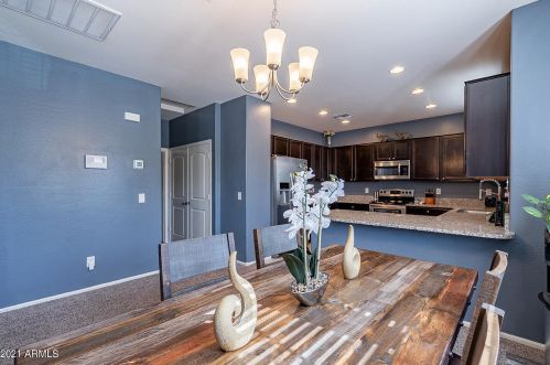 1945 77 Dr, Phoenix AZ 85033-2453 exterior