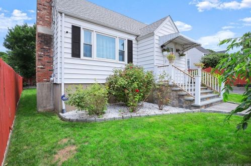 176 King St, Bridgeport, CT 06605-2922