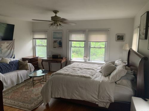 25 Bayview Ave, Islip Manor NY  11751-4221 exterior