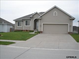 17210 Banner St, Omaha, NE 68136-1479