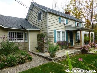2430 Glasco Tpke, Woodstock, NY 12498-1077