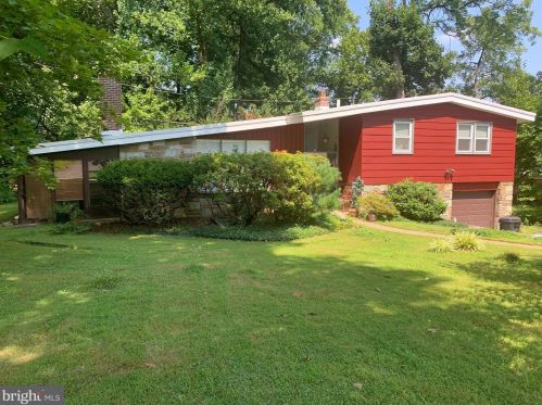 213 Glenwood Rd, Melrose Park, PA 19027-3522