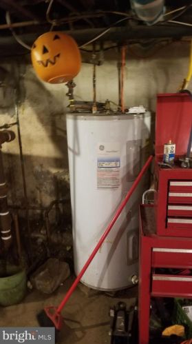 215 Wood St, Norristown PA  19401-3419 exterior