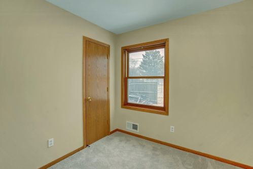 900 89th St, Minneapolis MN 55425-1971 exterior