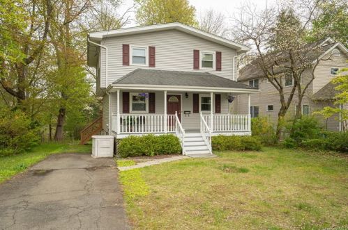 169 Massachusetts Ave, Congers, NY 10920-2830
