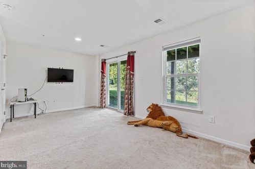 1821 Honeysuckle Ct, Downingtown PA  19335-7202 exterior