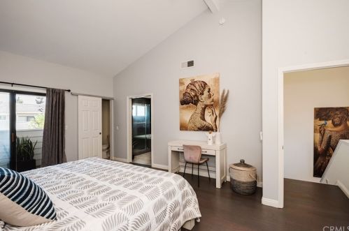 4 Bermuda Ct, Manhattan Beach CA  90266-7240 exterior