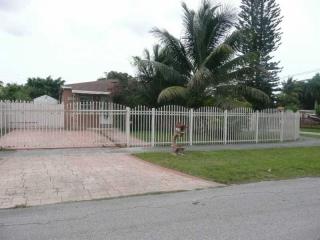 3225 76th Ave, Miami, FL 33155-3645