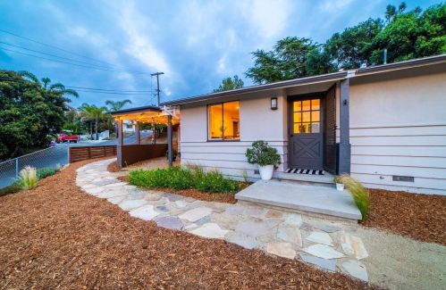 328 Peters Dr, Vista, CA 92083-5843
