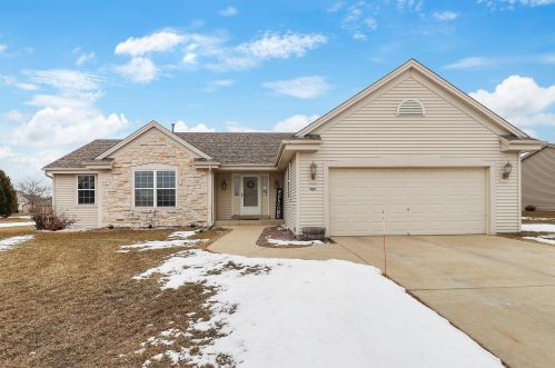649 Swan Dr, Waterford, WI 53185-2881