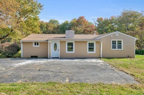 1300 Spindle Hill Rd, Waterbury CT  06716-1223 exterior