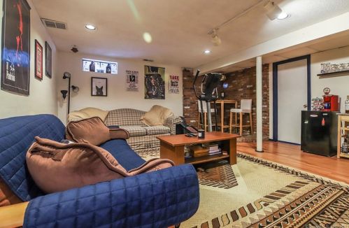 55 Dorothy Dr, Middletown CT 06457-5312 exterior