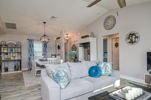 1123 4th Pl, Cape Coral FL  33990-0028 exterior